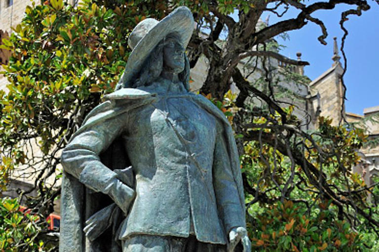 Skeleton of D’Artagnan discovered buried beneath church after 350 years